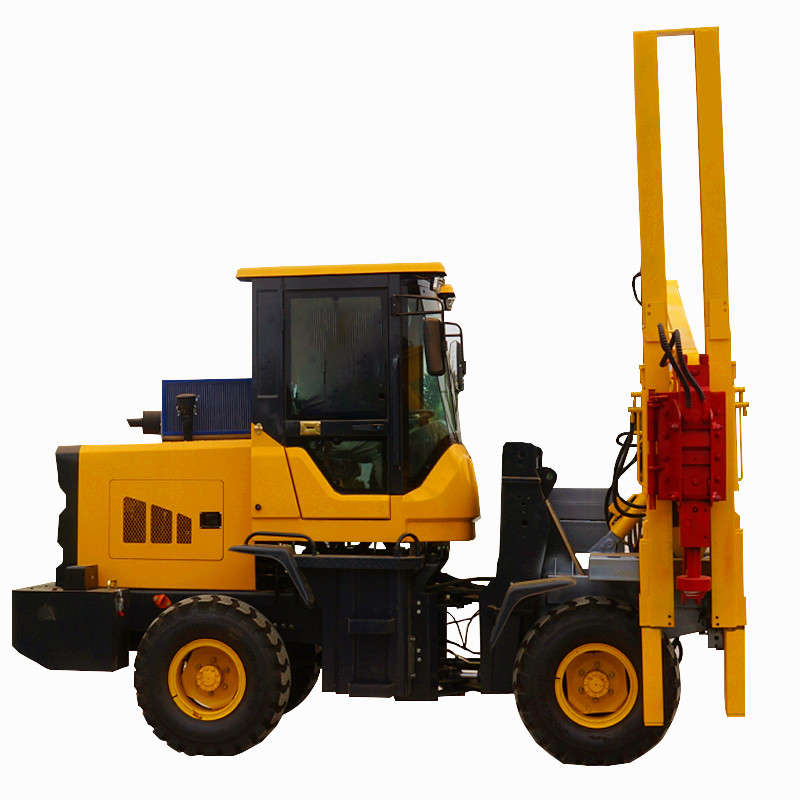 濟寧91网站高速（sù）護欄打樁（zhuāng）機（jī）注意事項？