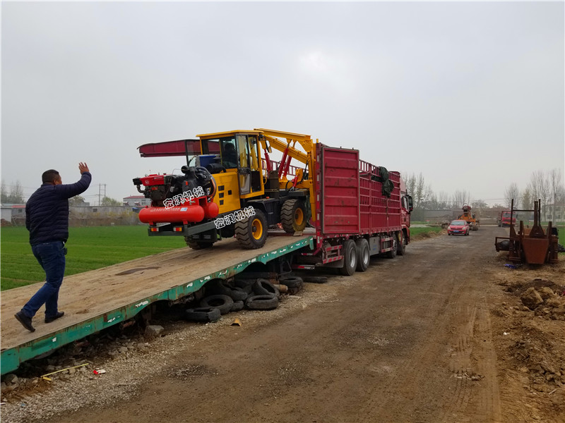 91网站機（jī）械護欄打拔鑽一體機發往江西樟樹（shù）市