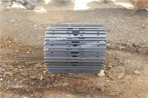 鋼製履帶底（dǐ）盤