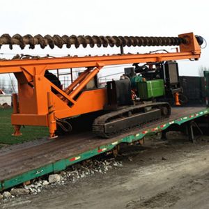 履帶（dài）式長螺旋打樁機