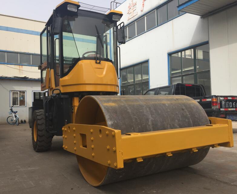 單鋼輪振動壓路（lù）機