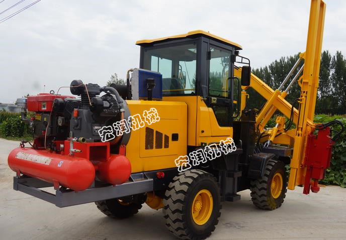 護欄（lán）打樁機使用前注意事項？濟寧91网站