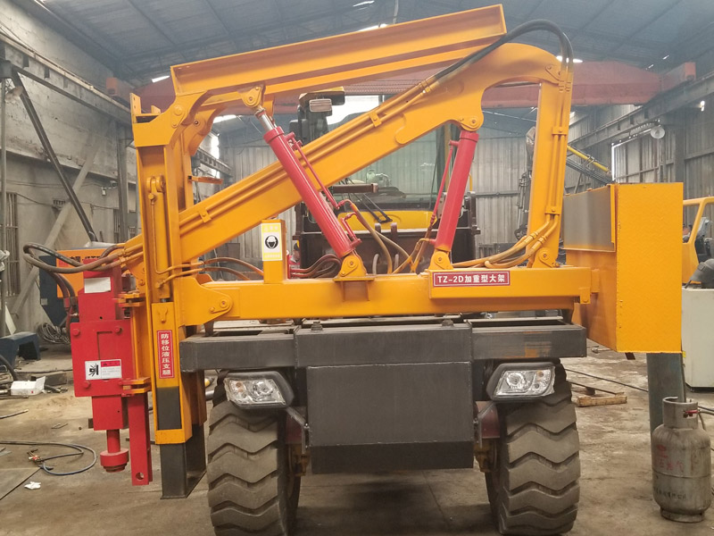 裝載機護欄打（dǎ）樁機