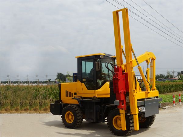 廠家直銷（xiāo）鄉村道路護欄打樁機