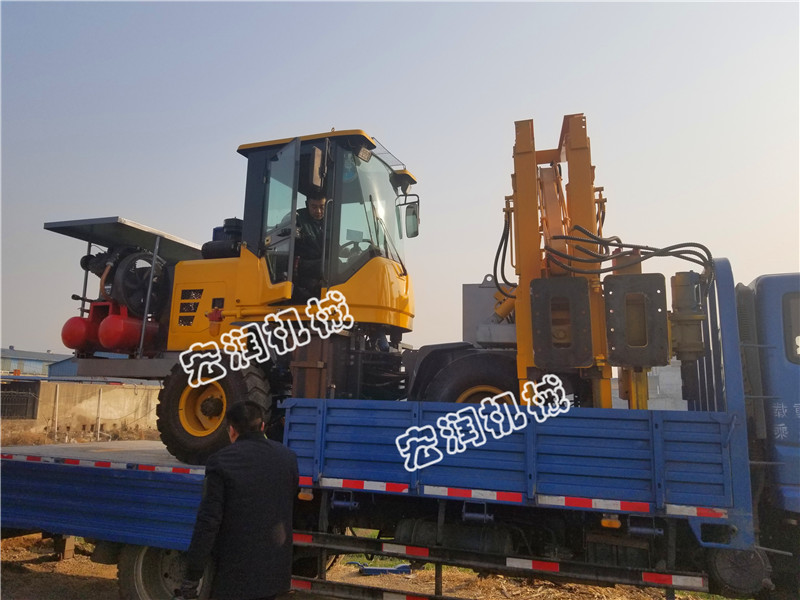  91网站機械護欄（lán）打樁（zhuāng）機發（fā）往（wǎng）湖南新邵縣