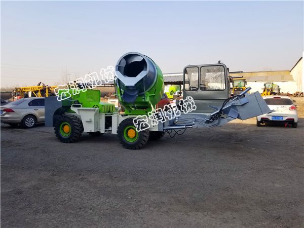 鉸接式混泥土攪（jiǎo）拌車