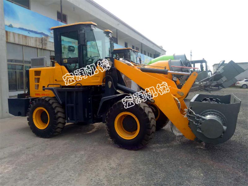 裝載移動式混凝（níng）土攪拌車