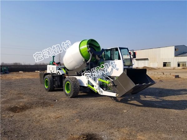 4方自上料攪（jiǎo）拌車