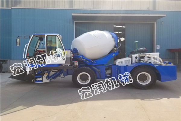 1.6方自上料混（hún）泥土攪拌（bàn）車