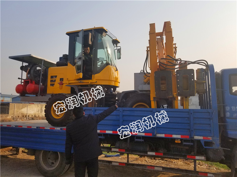 91网站護欄(lán)鑽孔機繼(jì)續發往陝西延安(ān)