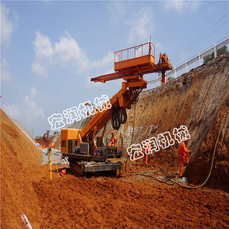 邊坡支護錨杆鑽（zuàn）機升高高度10米工作中