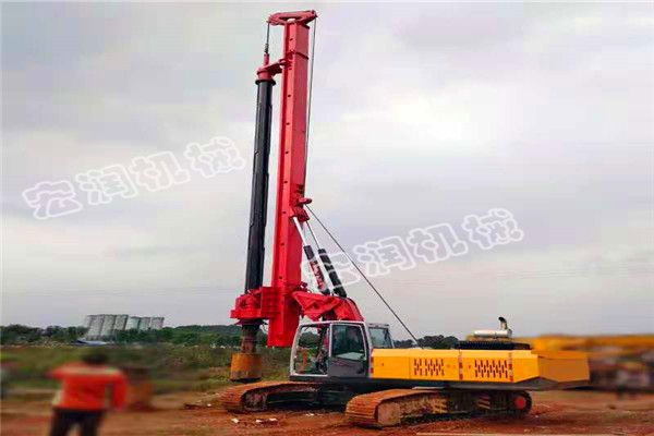 履帶式旋挖鑽機