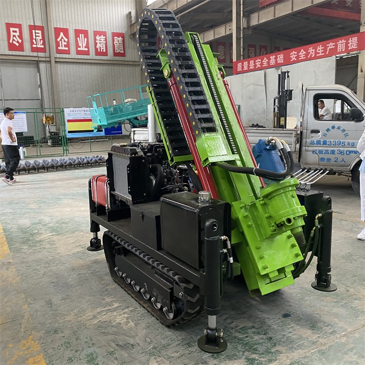 雙油缸提升潛孔鑽（zuàn）機