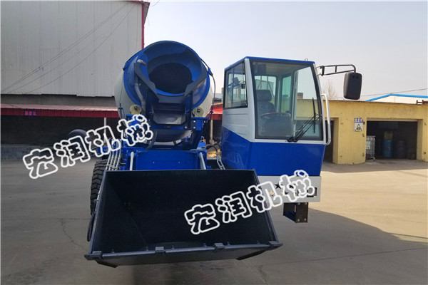 2方混（hún）泥土攪拌車