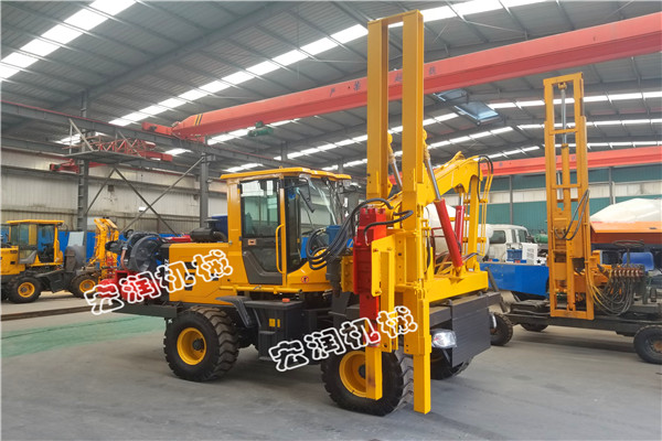 護欄打樁機（jī）河南蘭考施工現場