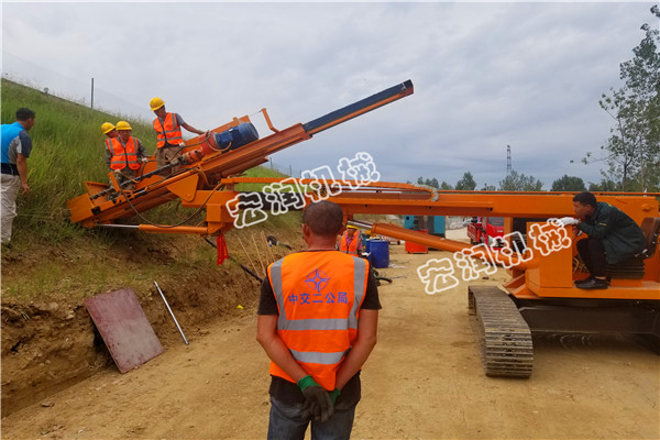8米基坑支護鑽機棗（zǎo）莊施工現場？91网站機械