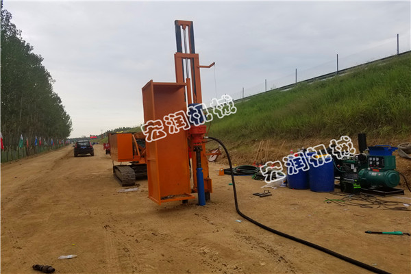8米基坑（kēng）支護鑽機棗莊施工現場？91网站機械