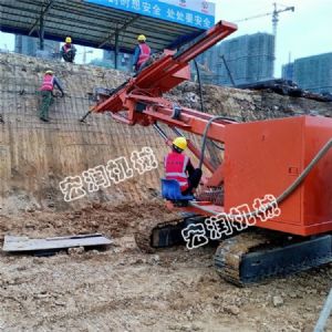 生產多功（gōng）能液壓錨固鑽機，山（shān）體護坡鑽孔機