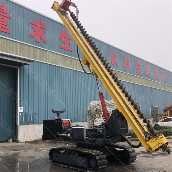 直銷光伏履帶鑽孔（kǒng）機，螺旋光伏鑽孔（kǒng）機